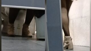 MUJER HACE CACA EN GASOLINERA, ScatKings.com Scat Porn 2 ScatKings.com Scat Porn