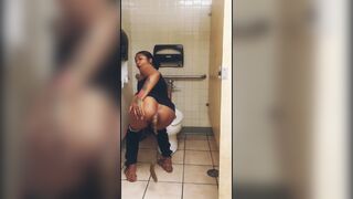 Shitting black girl, ScatKings.com Scat Porn 23 ScatKings.com Scat Porn