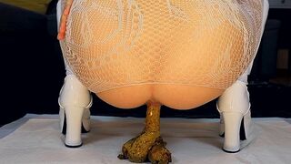 squatting a big load, ScatKings.com Scat Porn 1 ScatKings.com Scat Porn